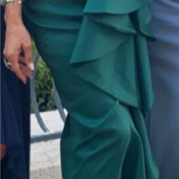 Badgley Mischka gown - Picture 4 of 4